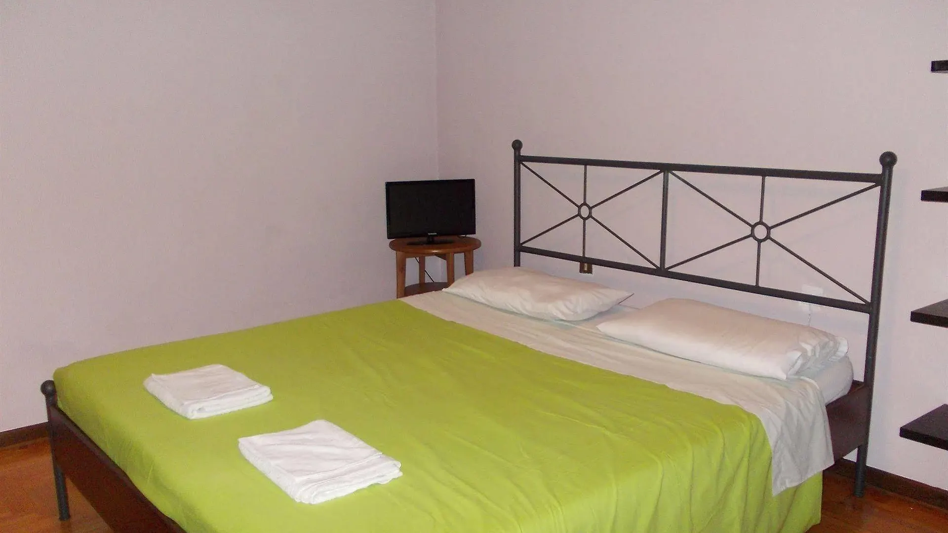 Big Brother Bed & Rooms Treviso Bed & Breakfast