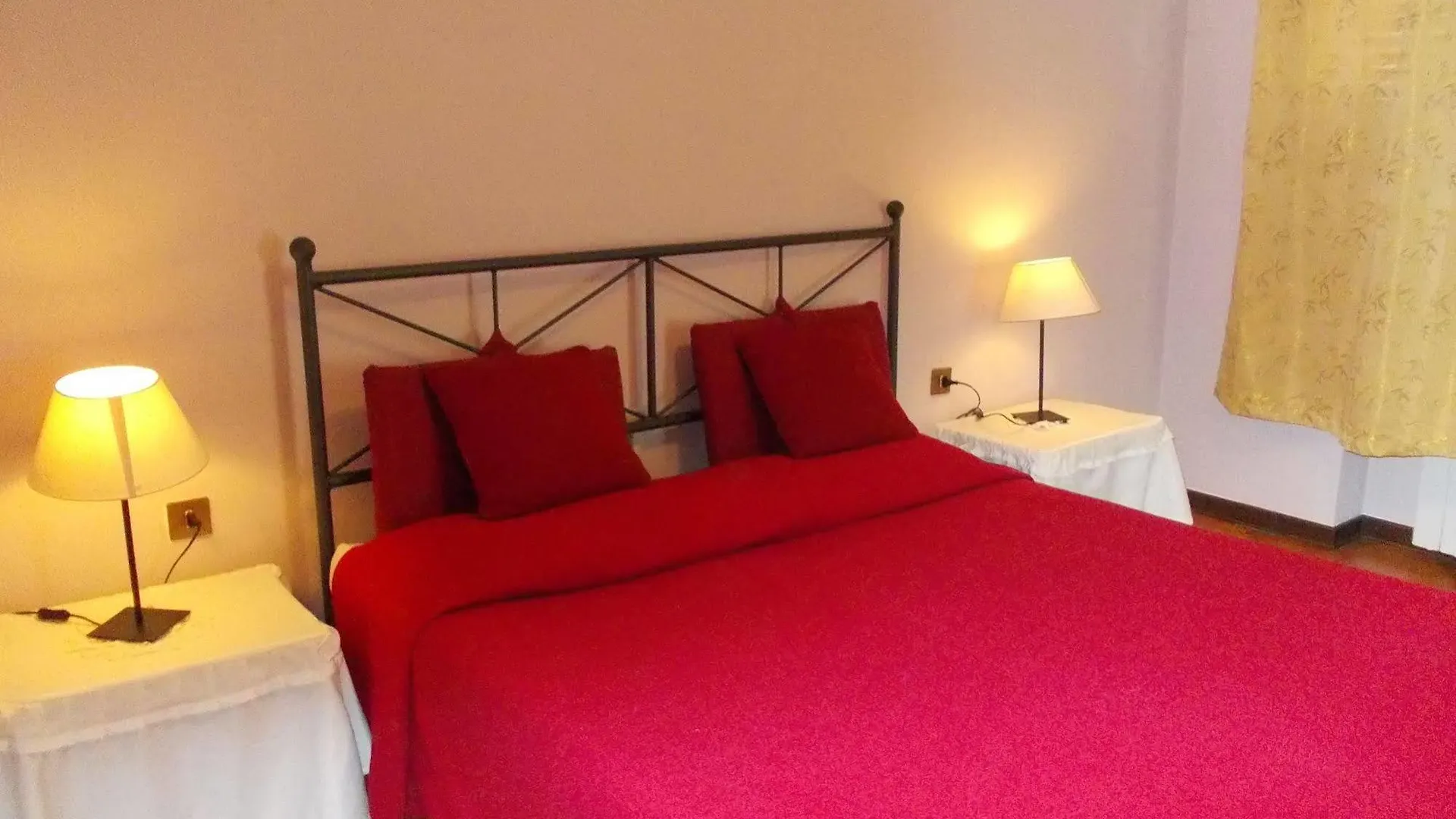 Big Brother Bed & Rooms Treviso 0*,  Italy